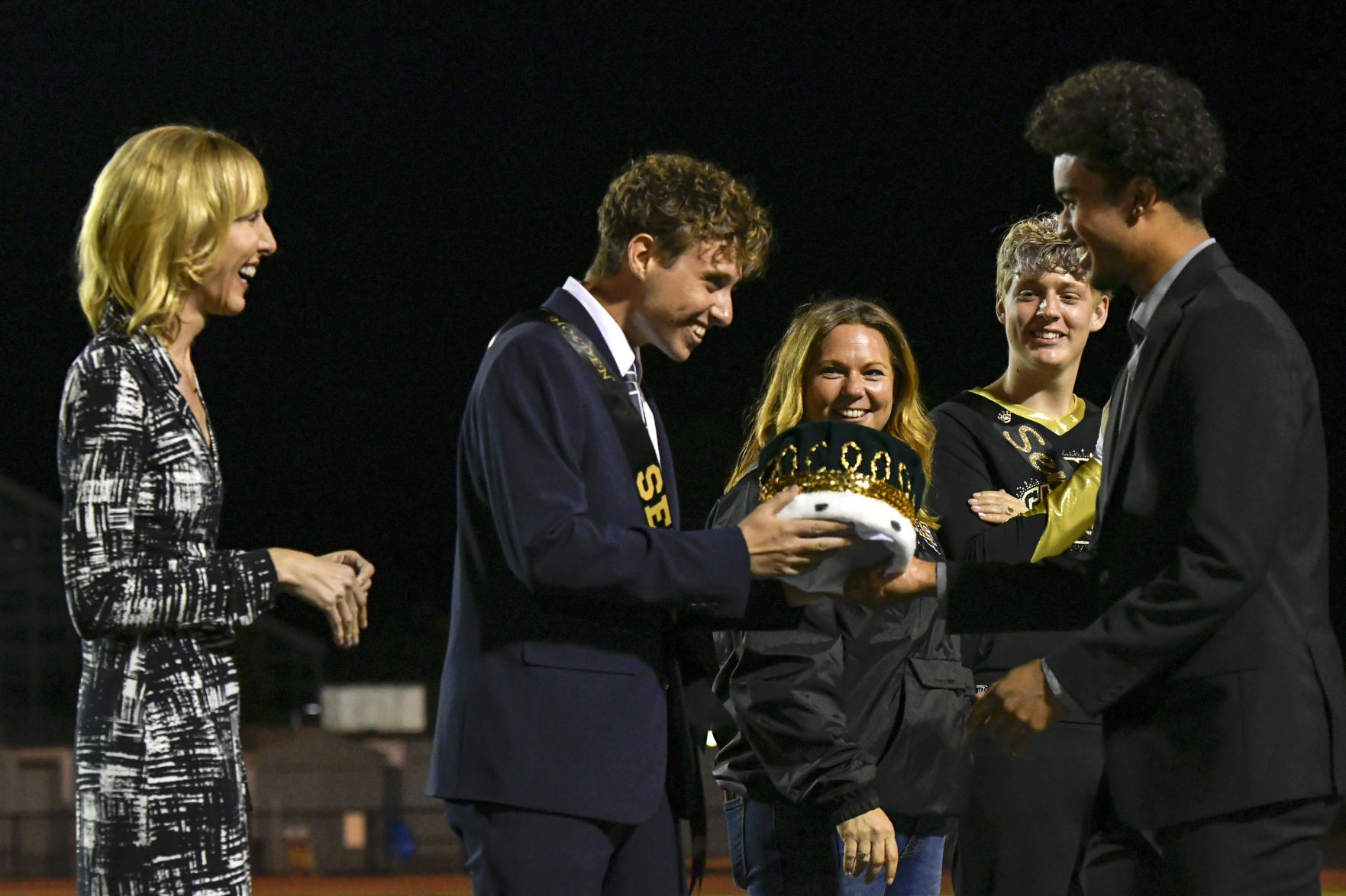 101521 Cabrillo homecoming 02.JPG